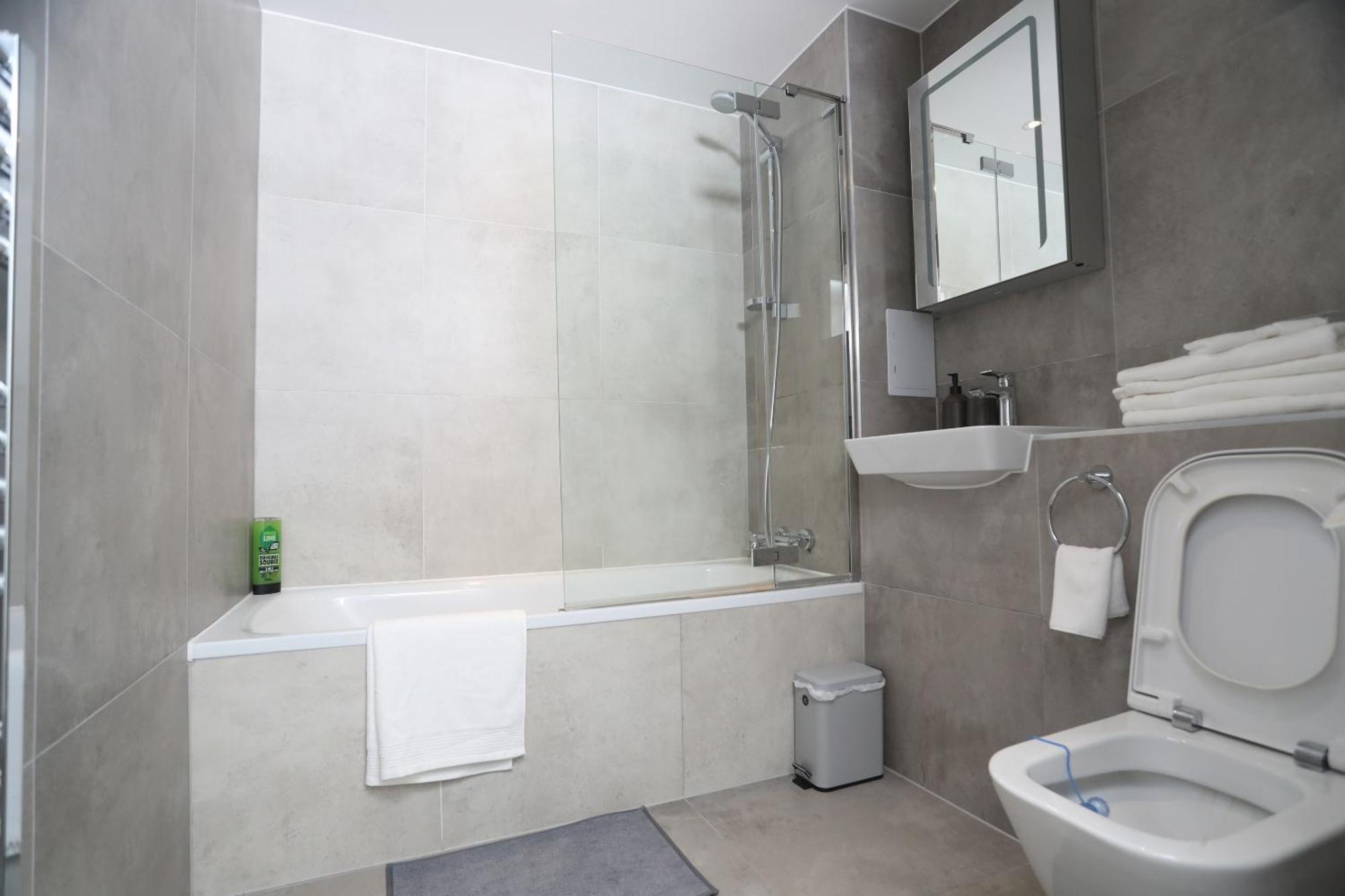 Luxury Apartments In Central Watford Уотфорд Экстерьер фото